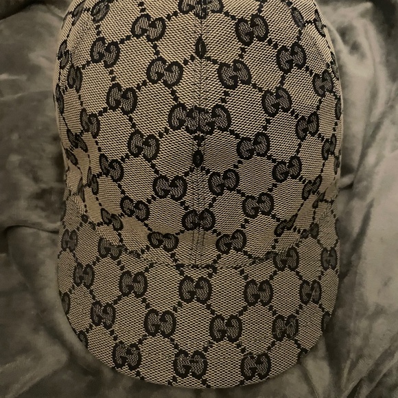 GUCCI BASEBALL HAT